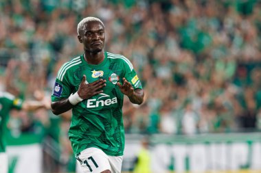 Capita Capemba, PKO BP Ekstraklasa maçında Radomiak Radom ve Pogon Szczecin (Maciej Rogowski) takımları arasında attığı golü kutlarken görülüyor.)