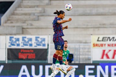 Radomiak Radom ve Pogon Szczecin (Maciej Rogowski) takımları arasındaki PKO BP Ekstraklasa maçı sırasında Marian Huja)