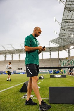 Jeremy Blasco PKO BP Ekstraklasa maçı sırasında Radomiak Radom ve Pogon Szczecin (Maciej Rogowski) takımları arasında oynanır.)