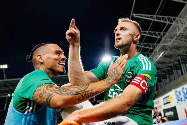 Maurides ve Jan Grzesik, Radomiak Radom ve Pogon Szczecin (Maciej Rogowski) takımları arasında Radomiak Radom ve Pogon Szczecin (Maci) takımları arasında oynanan PKO BP Ekstraklasa maçında attıkları golü kutlarken görüldü.