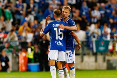 Michal Gurgul ve Mateusz Skrzypczak UEFA Şampiyonlar Ligi karşılaşmasında görüldüler. Lech Poznan ve Breidablik Kopavogur (Maciej Rogowski)