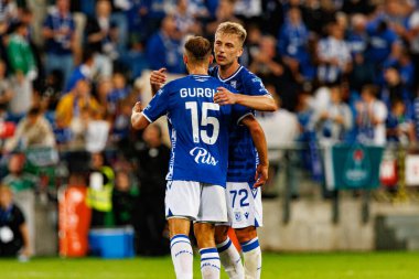 Michal Gurgul ve Mateusz Skrzypczak UEFA Şampiyonlar Ligi karşılaşmasında görüldüler. Lech Poznan ve Breidablik Kopavogur (Maciej Rogowski)