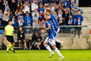 Mikael Ishak ve Joel Pereira UEFA Şampiyonlar Ligi maçında gol attıktan sonra kutlama yaparken görüldü. Lech Poznan ve Breidablik Kopavogur (Maciej Rogowski)