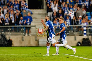 Mikael Ishak ve Joel Pereira UEFA Şampiyonlar Ligi maçında gol attıktan sonra kutlama yaparken görüldü. Lech Poznan ve Breidablik Kopavogur (Maciej Rogowski)