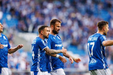 Lech 'in oyuncuları UEFA Şampiyonlar Ligi karşılaşmasında Antonio Miliç' ten gol üstüne gol atarken görüldü. Lech Poznan ve Breidablik Kopavogur (Maciej Rogowski)