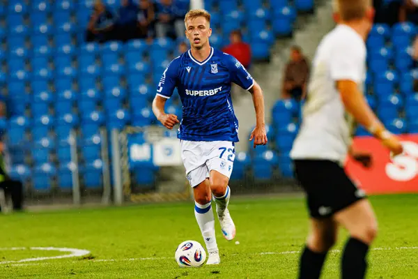 Mateusz Skrzypczak UEFA Şampiyonlar Ligi karşılaşmasında görüldü. Lech Poznan ve Breidablik Kopavogur (Maciej Rogowski)