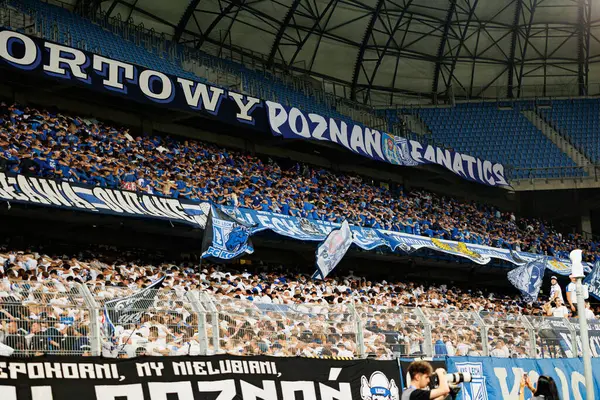 UEFA Şampiyonlar Ligi maçında Lech taraftarları görüldü. Lech Poznan ve Breidablik Kopavogur (Maciej Rogowski)