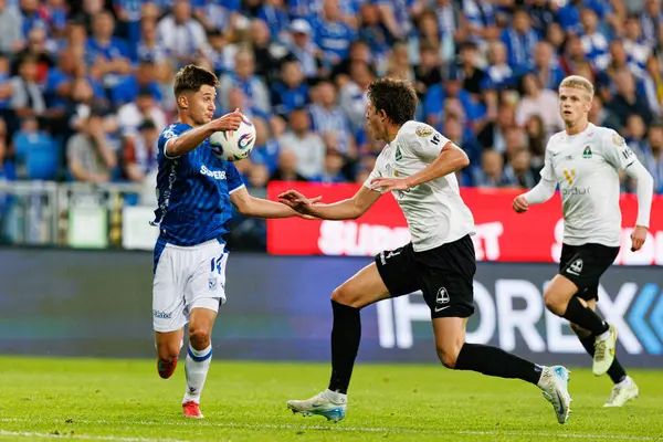 Leo Bengtsson ve Asgeir Orrason UEFA Şampiyonlar Ligi maçında görüldü. Lech Poznan ve Breidablik Kopavogur (Maciej Rogowski)