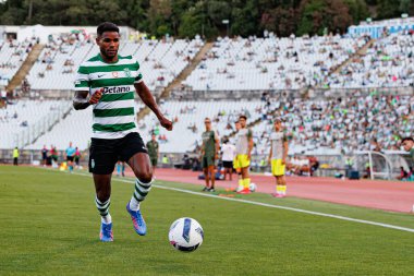 Matheus Reis, Sporting CP ve Villarreal CF (Maciej Rogowski) takımları arasındaki Trofeu de Cinco Violinos maçında görüldü.)