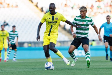 Pape Gueye ve Hidemasa Morita Trofeu de Cinco Violinos maçında Sporting CP ve Villarreal CF (Maciej Rogowski)