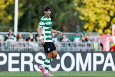 Francisco Trincao, Trofeu de Cinco Violinos maçında Sporting CP ve Villarreal CF (Maciej Rogowski) takımları arasında görüldü.)
