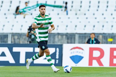 Goncalo Inacio, Trofeu de Cinco Violinos maçında Sporting CP ve Villarreal CF (Maciej Rogowski) takımları arasında görüldü.)