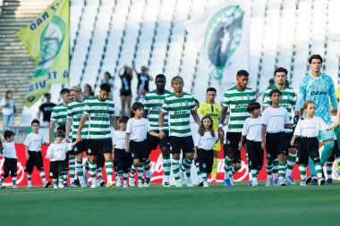 Sporting CP ve Villarreal CF (Maciej Rogowski) takımları arasında oynanan Trofeu de Cinco Violinos maçında her iki takımın oyuncuları)