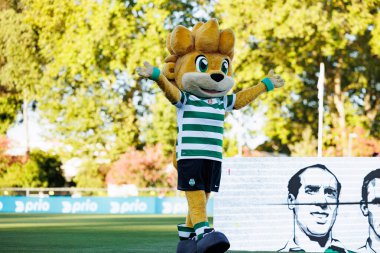 Jubas, Sporting CP ve Villarreal CF (Maciej Rogowski) takımları arasındaki Trofeu de Cinco Violinos maçında görüldü.)