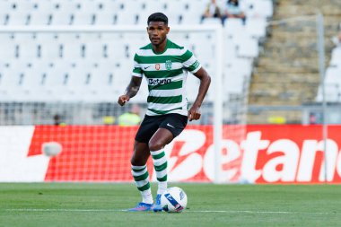 Matheus Reis, Sporting CP ve Villarreal CF (Maciej Rogowski) takımları arasındaki Trofeu de Cinco Violinos maçında görüldü.)