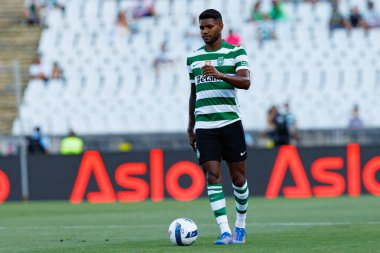 Matheus Reis, Sporting CP ve Villarreal CF (Maciej Rogowski) takımları arasındaki Trofeu de Cinco Violinos maçında görüldü.)