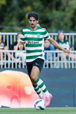 Francisco Trincao, Trofeu de Cinco Violinos maçında Sporting CP ve Villarreal CF (Maciej Rogowski) takımları arasında görüldü.)