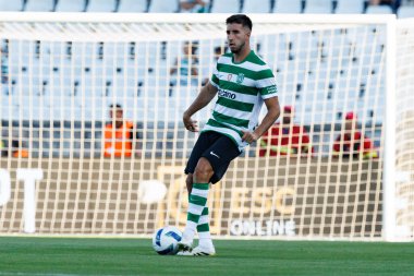 Goncalo Inacio, Trofeu de Cinco Violinos maçında Sporting CP ve Villarreal CF (Maciej Rogowski) takımları arasında görüldü.)