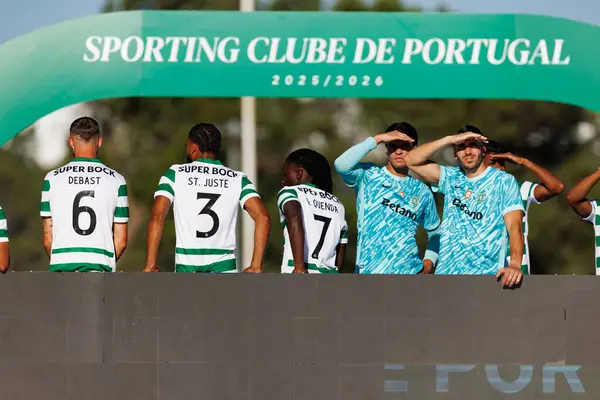 Sporcu Oyuncuları, Sporting CP ve Villarreal CF (Maciej Rogowski) takımları arasında oynanan Trofeu de Cinco Violinos maçında görüldü)