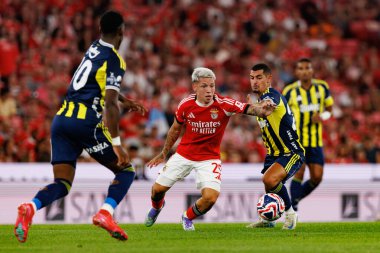 Gianluca Prestianni ve Levant Mercan, Eusebio Cup maçında SL Benfica ve Fenerbahçe SK (Maciej Rogowski) arasında görüldü.)