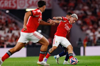 Gianluca Prestianni ve Levant Mercan, Eusebio Cup maçında SL Benfica ve Fenerbahçe SK (Maciej Rogowski) arasında görüldü.)