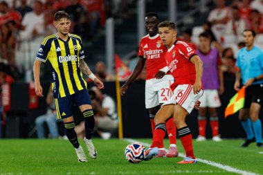 Sebastian Szymanski ve Diogo Prioste, Eusebio Cup maçında SL Benfica ve Fenerbahçe SK (Maciej Rogowski) arasında görüldü.)