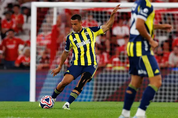 Bartug Elmaz, SL Benfica ile Fenerbahçe SK (Maciej Rogowski) arasında oynanan Eusebio Kupası maçında görüldü.)