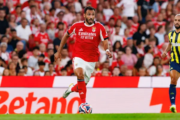 Vangelis Pavlidis, SL Benfica ve Fenerbahçe SK (Maciej Rogowski) arasında oynanan Eusebio Cup maçında görüldü.)