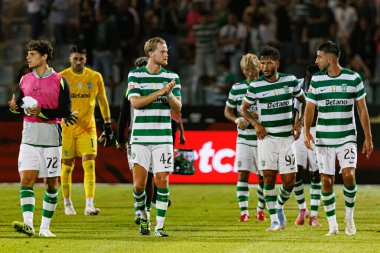 Estadio Belediyesi Rio Maior 'da (Maciej Rogowski) Casa Pia ve Sporting CP takımları arasında oynanan Liga Portekiz maçı sırasında sporcular görülüyor.)