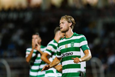Morten Hjulmand, Liga Portekiz maçı sırasında Estadio Belediyesi Rio Maior 'daki Casa Pia ve Sporting CP takımları arasında görüldü (Maciej Rogowski)