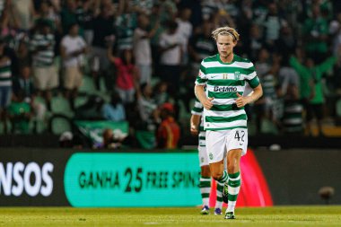 Morten Hjulmand, Liga Portekiz maçı sırasında Estadio Belediyesi Rio Maior 'daki Casa Pia ve Sporting CP takımları arasında görüldü (Maciej Rogowski)