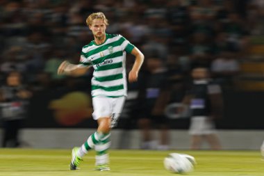 Morten Hjulmand, Liga Portekiz maçı sırasında Estadio Belediyesi Rio Maior 'daki Casa Pia ve Sporting CP takımları arasında görüldü (Maciej Rogowski)