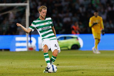 Morten Hjulmand, Liga Portekiz maçı sırasında Estadio Belediyesi Rio Maior 'daki Casa Pia ve Sporting CP takımları arasında görüldü (Maciej Rogowski)