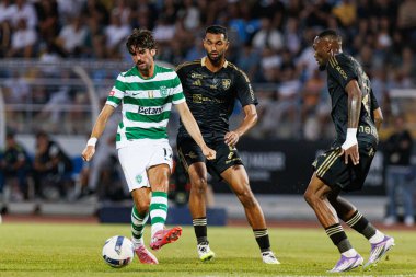 Yassin Oukili ve Francisco Trincao, Liga Portekiz maçı sırasında Estadio Belediyesi Rio Maior 'daki Casa Pia ve Sporting CP takımları arasında görüldü (Maciej Rogowski)