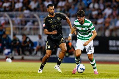 Yassin Oukili ve Francisco Trincao, Liga Portekiz maçı sırasında Estadio Belediyesi Rio Maior 'daki Casa Pia ve Sporting CP takımları arasında görüldü (Maciej Rogowski)