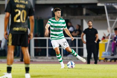 Goncalo Inacio, Liga Portekiz maçı sırasında Estadio Belediyesi Rio Maior 'daki Casa Pia ve Sporting CP takımları arasında görüldü (Maciej Rogowski)