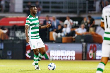 Ousmane Diomande, Liga Portekiz maçı sırasında Estadio Belediyesi Rio Maior 'daki Casa Pia ve Sporting CP takımları arasında görüldü (Maciej Rogowski)
