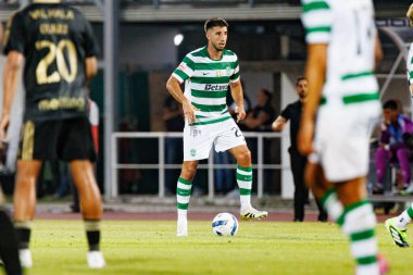 Goncalo Inacio, Liga Portekiz maçı sırasında Estadio Belediyesi Rio Maior 'daki Casa Pia ve Sporting CP takımları arasında görüldü (Maciej Rogowski)