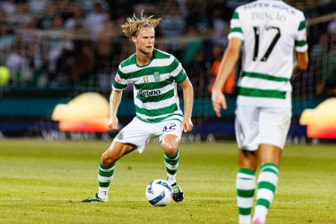 Morten Hjulmand, Liga Portekiz maçı sırasında Estadio Belediyesi Rio Maior 'daki Casa Pia ve Sporting CP takımları arasında görüldü (Maciej Rogowski)