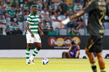 Ousmane Diomande, Liga Portekiz maçı sırasında Estadio Belediyesi Rio Maior 'daki Casa Pia ve Sporting CP takımları arasında görüldü (Maciej Rogowski)