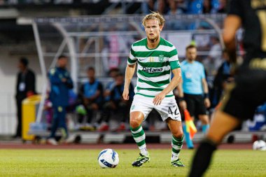 Morten Hjulmand, Liga Portekiz maçı sırasında Estadio Belediyesi Rio Maior 'daki Casa Pia ve Sporting CP takımları arasında görüldü (Maciej Rogowski)