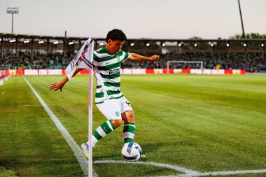 Pedro Goncalves, Liga Portekiz maçı sırasında Estadio Belediyesi Rio Maior 'daki Casa Pia ve Sporting CP takımları arasında görüldü (Maciej Rogowski)