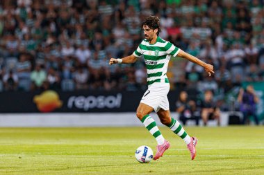 Francisco Trincao, Liga Portekiz maçı sırasında Estadio Belediyesi Rio Maior 'daki Casa Pia ve Sporting CP takımları arasında görüldü (Maciej Rogowski)