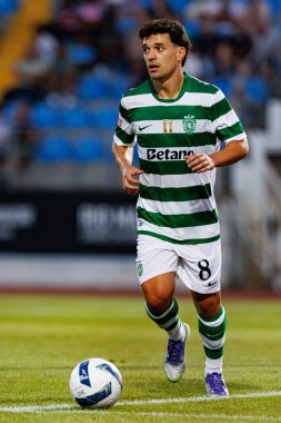 Pedro Goncalves, Liga Portekiz maçı sırasında Estadio Belediyesi Rio Maior 'daki Casa Pia ve Sporting CP takımları arasında görüldü (Maciej Rogowski)