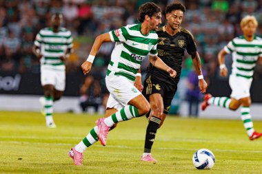 Francisco Trincao ve Rafael Brito, Liga Portekiz maçı sırasında Estadio Municipal Rio Maior 'daki Casa Pia ve Sporting CP takımları arasında görüldü (Maciej Rogowski)