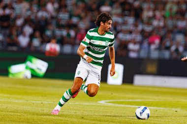 Francisco Trincao, Liga Portekiz maçı sırasında Estadio Belediyesi Rio Maior 'daki Casa Pia ve Sporting CP takımları arasında görüldü (Maciej Rogowski)