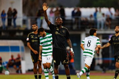 Duplexe Tchamba, Liga Portekiz maçı sırasında Estadio Belediyesi Rio Maior 'daki Casa Pia ve Sporting CP takımları arasında görüldü (Maciej Rogowski)