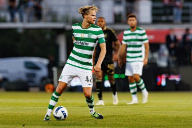 Morten Hjulmand, Liga Portekiz maçı sırasında Estadio Belediyesi Rio Maior 'daki Casa Pia ve Sporting CP takımları arasında görüldü (Maciej Rogowski)