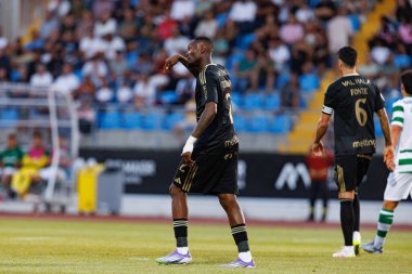 Duplexe Tchamba, Liga Portekiz maçı sırasında Estadio Belediyesi Rio Maior 'daki Casa Pia ve Sporting CP takımları arasında görüldü (Maciej Rogowski)