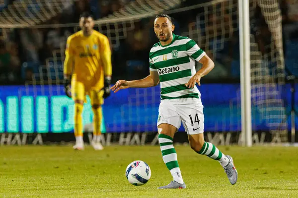  Giorgi Kochorashvili, Liga Portekiz maçı sırasında Estadio Belediyesi Rio Maior 'daki Casa Pia ve Sporting CP takımları arasında görüldü (Maciej Rogowski)